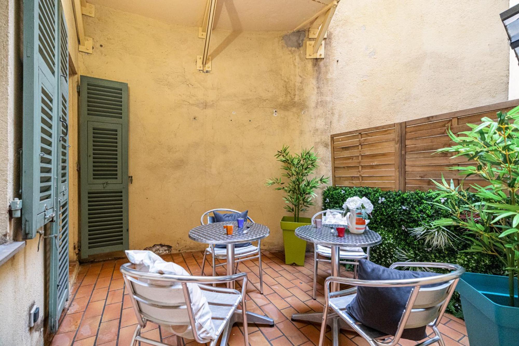 Large One Bedroom Flat In The Old Town Appartamento *